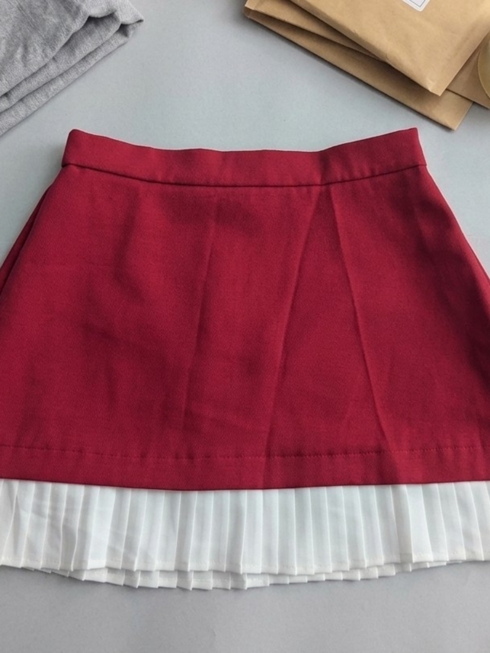 Women's Red Pleated-Hem Mini Skirt